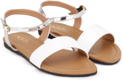 

Gnist Women Silver Flats
