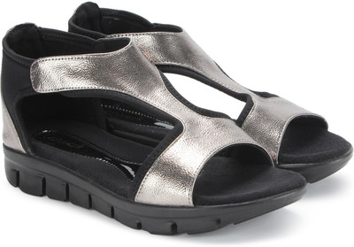 

Catwalk Women Grey Flats