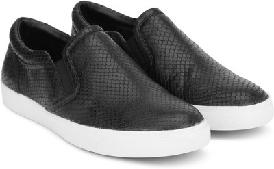 

Clarks Glove Puppet Black Snake Slip on Sneakers For Women(Black