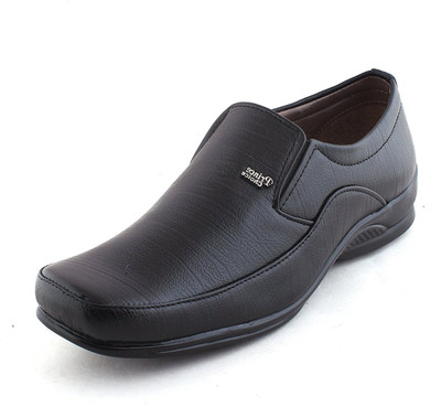 

Albert Pinto Slip On For Men(Black