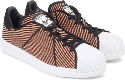 

ADIDAS SUPERSTAR BOUNCE PK W Running shoes For Women(Multicolor, Cblack/sunglo/ftwwht