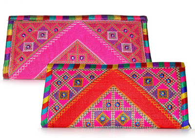 

Indian Sparrow Casual Multicolor Clutch
