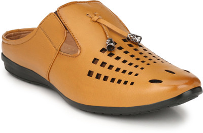 

Eego Italy Men Beige Sandals