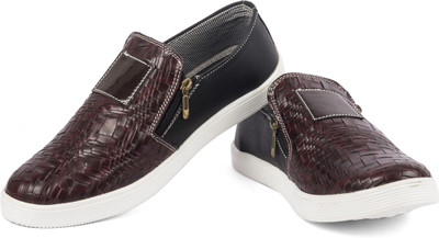 

RockSoft Trendy Slip On Sneakers For Men(Brown