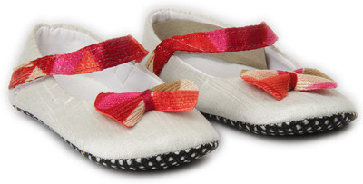 

Pikaboo PKSP17W37 Booties(Toe to Heel Length - 12 cm Red)