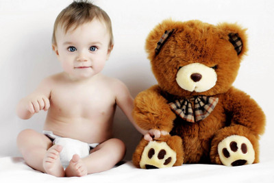 

Akhuratha Wall Poster For Room Cute Adorable Baby Child's Love New Born Infant Kids Toddlers Smiling Paper Print(12 inch X 18 inch, Rolled)