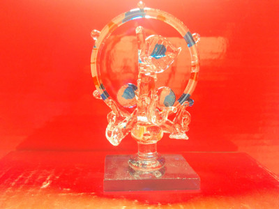 

MYEBIZSTORE Circle in leaf with ganesh crystal Decorative Showpiece - 8 cm(Crystal, Multicolor)
