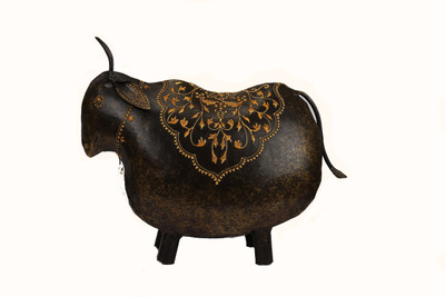 

VedasExports Cow Gold Smal Decorative Showpiece - 22.5 cm(Iron, Brown)