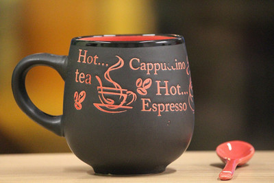 

Clouds CT-CMUGR-05 Ceramic Mug(250 ml), Black;red