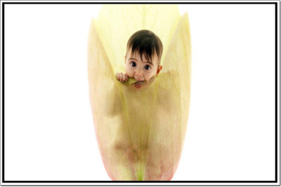 

Akhuratha Wall Poster For Room Cute Adorable Baby Child's Love New Born Infant Kids Toddlers Smiling Paper Print(12 inch X 18 inch, Rolled)