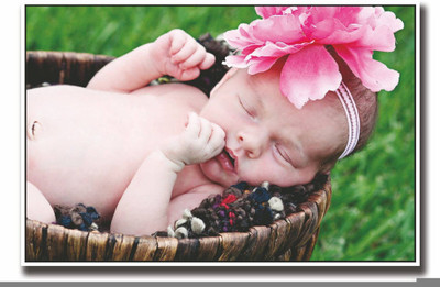 

Akhuratha Wall Poster For Room Cute Adorable Baby Child's Love New Born Infant Kids Toddlers Smiling Paper Print(12 inch X 18 inch, Rolled)