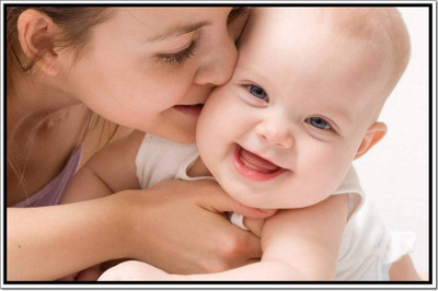 

Akhuratha Wall Poster For Room Cute Adorable Baby Child's Love New Born Infant Kids Toddlers Smiling Paper Print(12 inch X 18 inch, Rolled)