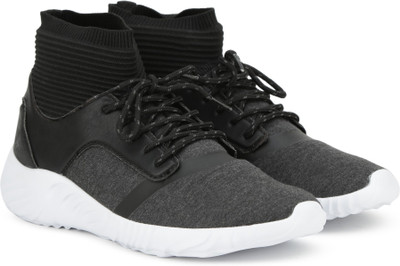 

United Colors of Benetton Sneakers For Men(Black, 901