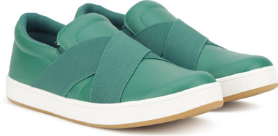 

United Colors of Benetton Slip on Sneakers For Men(Green, 903