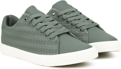 

United Colors of Benetton Sneakers For Men(Grey, 901
