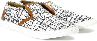 

Newport Slip On Sneekers For Men(Black, White