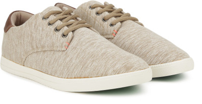 

United Colors of Benetton Sneakers For Men(Beige, 901