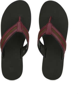 

United Colors of Benetton Slippers, 903