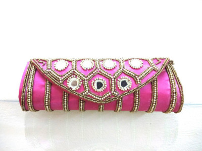 

FashionDiscovery Party Pink Clutch