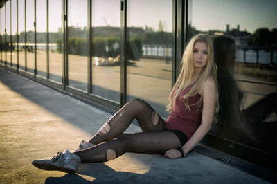 

KumkumArts Wall Model Poster 12 x 18 Inch HD Quality Material Gloss Paper. Paper Print(18 inch X 12 inch, Rolled)