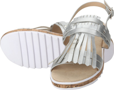 

Estatos Women Silver Flats