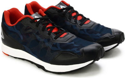 

REEBOK SPRINT TRAIN Running Shoes For Men(Black, Black/glow red/metil/wht