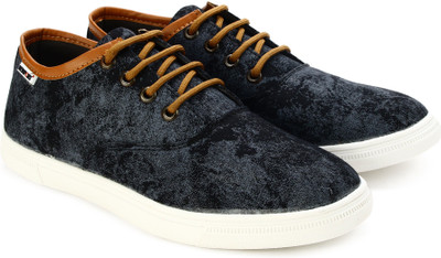 

Newport Sneakers For Men(Black, Blue, Grey