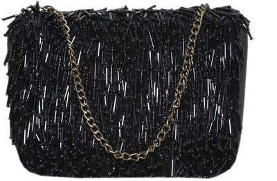 

Diwaah Party Black Clutch
