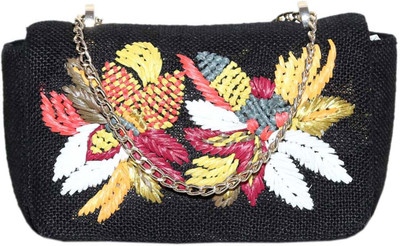 

Diwaah Party Black Clutch