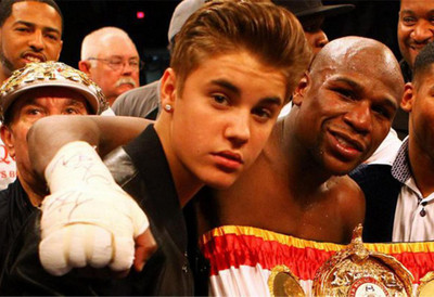 

Floyd with Justin Beeber Boxing attractive Wallpapers poster Print Poster on LARGE PRINT 36X24 INCHES Photographic Paper(36 inch X 24 inch, Rolled)