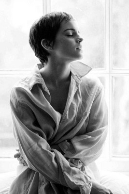 

poster house emma watson Print Poster on LARGE PRINT 36X24 INCHES Photographic Paper(36 inch X 24 inch, Rolled)