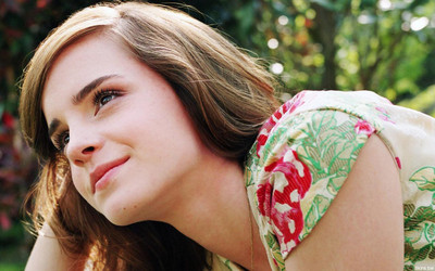 

Celebrity Emma Watson Actresses United Kingdom Woman Beautiful HD Wall Poster Print Poster on 13x19 Inches Paper Print(19 inch X 13 inch, Rolled)