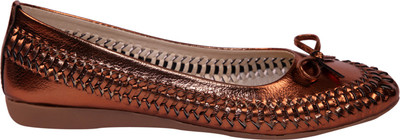 

LUSH Women Burgundy Bellies
