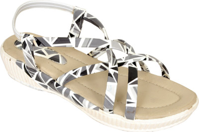 

Altek Women Black Flats
