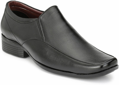 

Fentacia Slip On For Men(Black