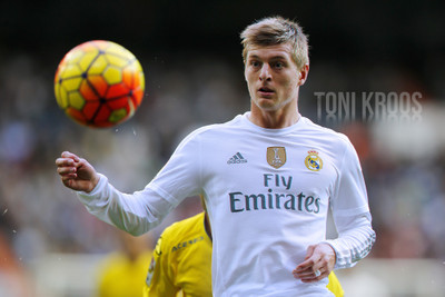 

KumkumArts Real Madrid Poster 12 x 18 Inch HD Quality Material Gloss Paper. Paper Print(18 inch X 12 inch, Rolled)
