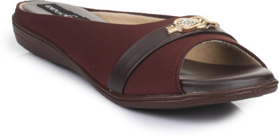 

VAYONAA Women Brown Flats