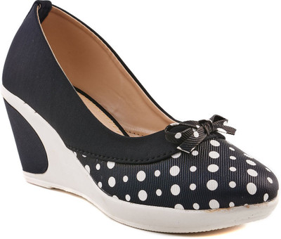 

Dolphin Miles Women Black Wedges