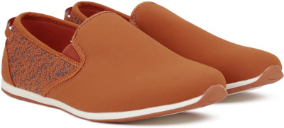 

United Colors of Benetton Casual For Men(Orange, 902