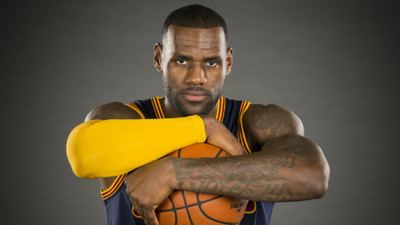 

Lebron James Wall Poster PWRGVALPHAPOS627 Paper Print(18 inch X 12 inch, Rolled)