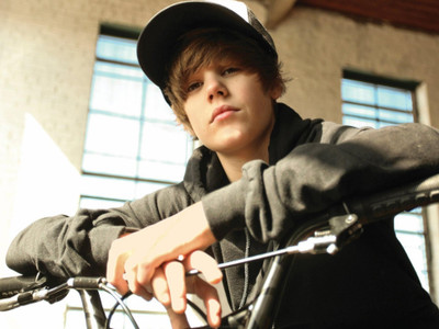 

Justin Bieber Wall Poster PWRGVALPHAPOS449 Paper Print(18 inch X 12 inch, Rolled)