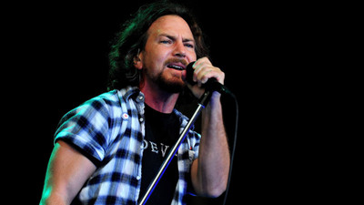 

Pearl Jam Wall Poster PWRGVALPHAPOS2811 Paper Print(18 inch X 12 inch, Rolled)
