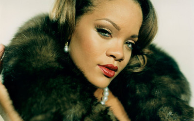 

Rihanna Wall Poster PWRGVALPHAPOS1202 Paper Print(18 inch X 12 inch, Rolled)