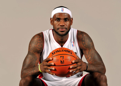 

Lebron James Wall Poster PWRGVALPHAPOS658 Paper Print(18 inch X 12 inch, Rolled)