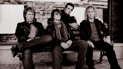 

Bon Jovi Wall Poster PWRGVALPHAPOS2755 Paper Print(18 inch X 12 inch, Rolled)