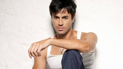 

Enrique Iglesias Wall Poster PWRGVALPHAPOS1128 Paper Print(18 inch X 12 inch, Rolled)