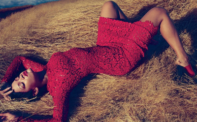

Rihanna Wall Poster PWRGVALPHAPOS1284 Paper Print(18 inch X 12 inch, Rolled)