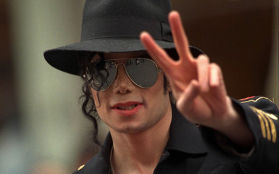 

Michael Jackson Wall Poster PWRGVALPHAPOS1020 Paper Print(18 inch X 12 inch, Rolled)
