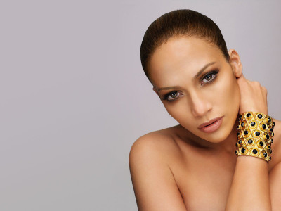 

Jennifer Lopez Wall Poster PWRGVALPHAPOS2518 Paper Print(18 inch X 12 inch, Rolled)