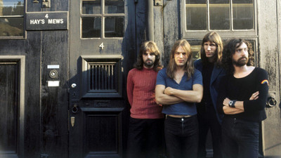 

Pink Floyd Wall Poster PWRGVALPHAPOS56 Paper Print(18 inch X 12 inch, Rolled)